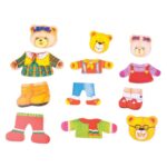 Famiglia di orsi in legno con vestito