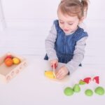 Frutta da tagliare ispirazione Montessori